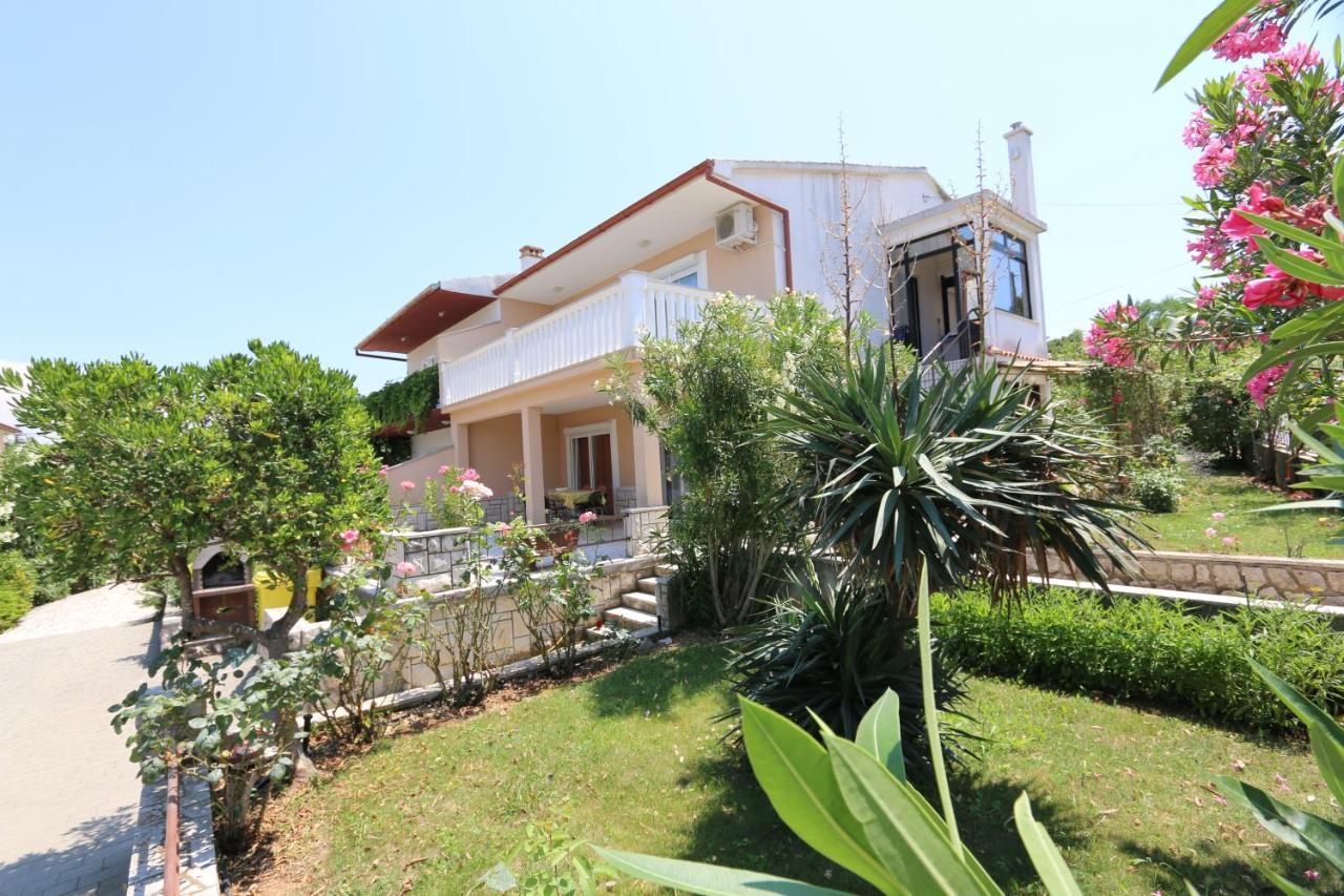 Apartments Grskovic G. Jesenovica Šilo Exteriér fotografie
